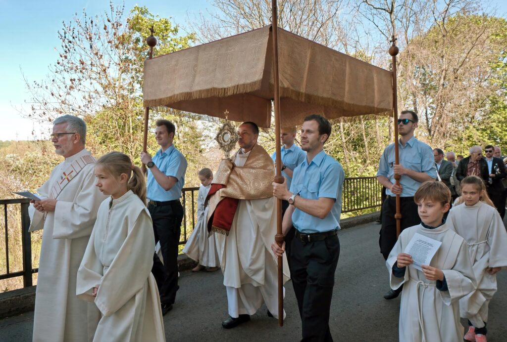 Bittprozession in Horchheim an Christi Himmelfahrt, 2015
Foto © Lothar Stein