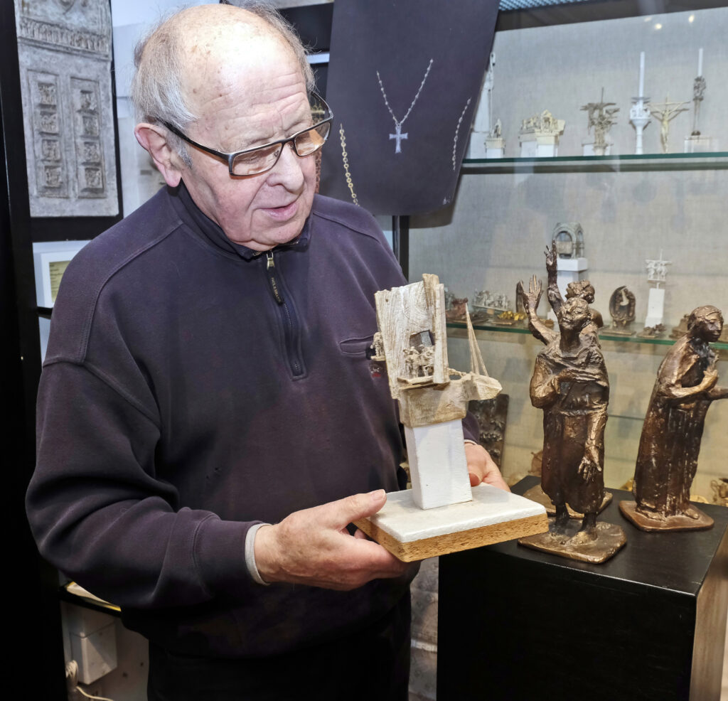 Josef Welling in seinem Atelier